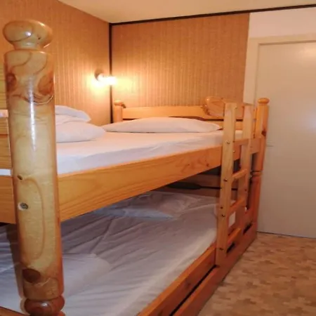 - 4 Pers, 27 M2, 2/1 Appartement